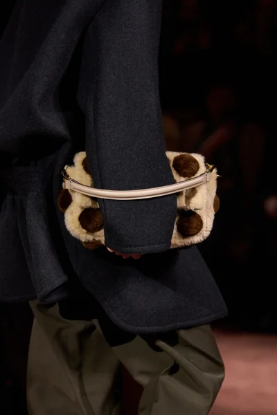 Look 26